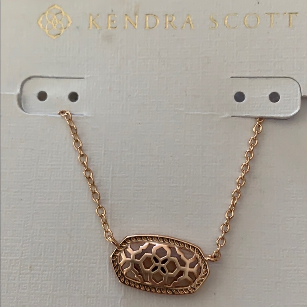 Kendra Scott necklace
